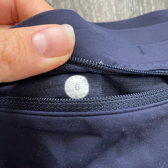 Lululemon HR shorts - Picture 3 of 4